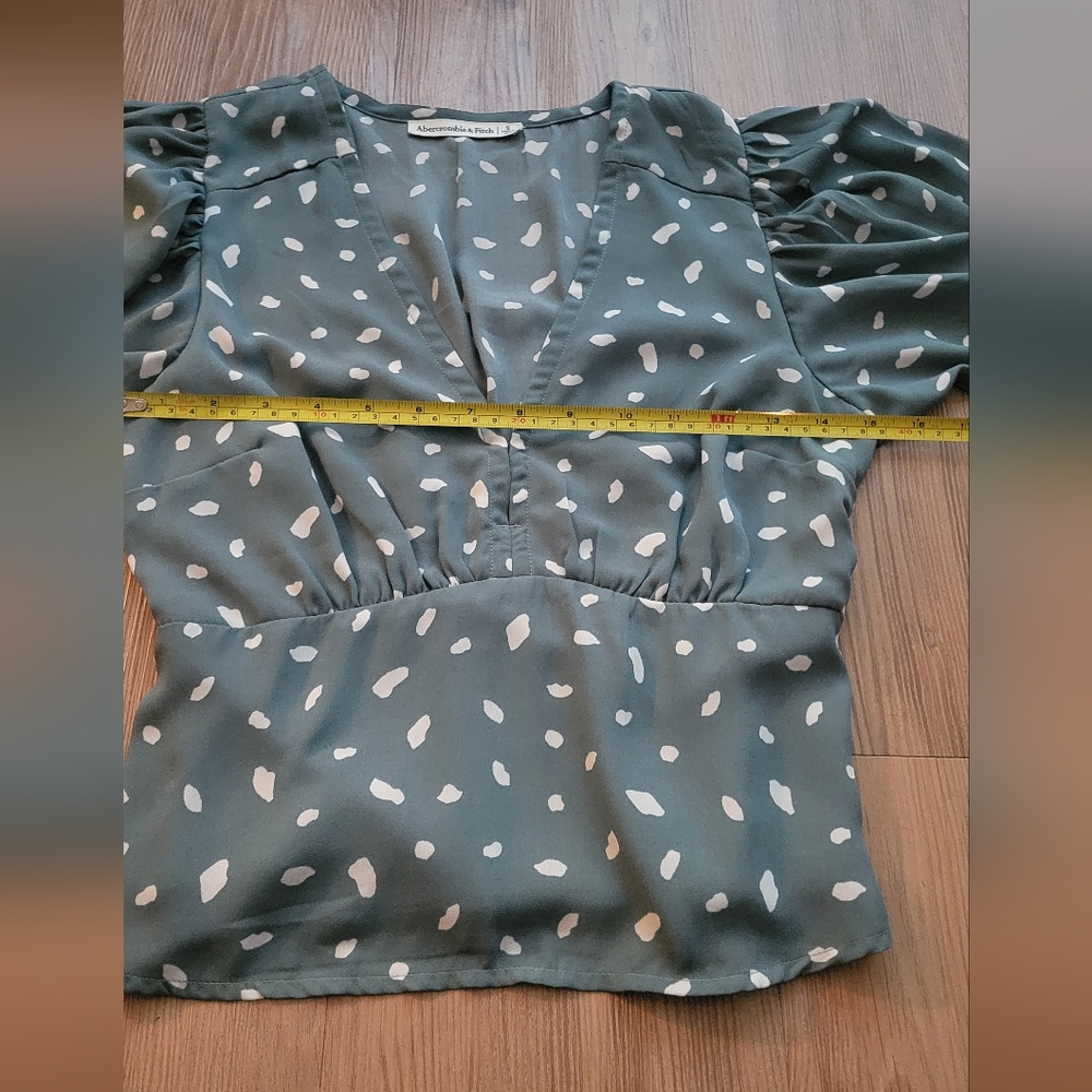 Abercrombie Peasant Top - Picture 4 of 10